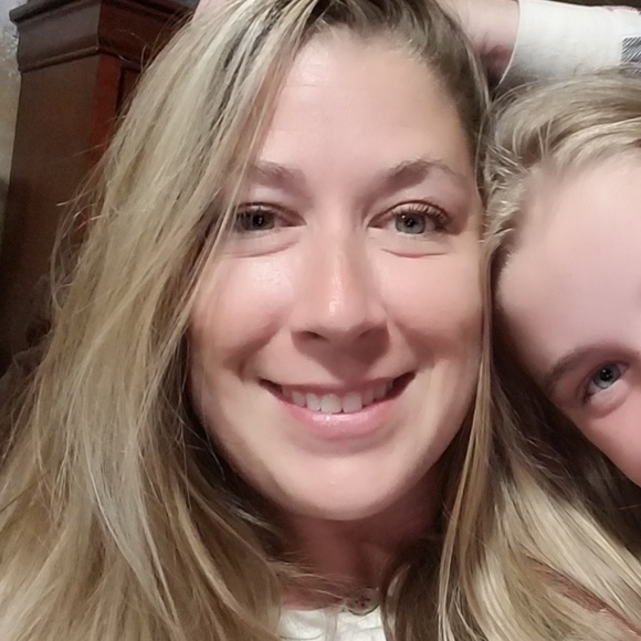 Meet your Posher, Callie - Picture 2 of 3